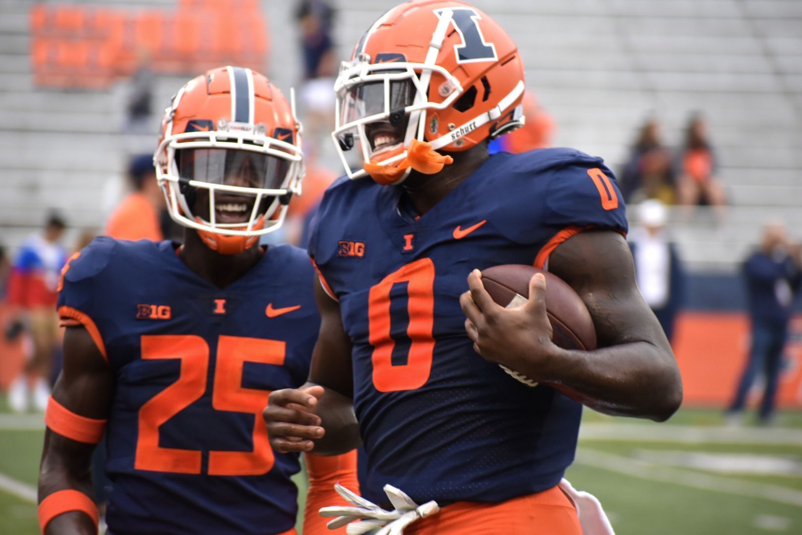 PHOTOS: Illinois warms up against Charlotte